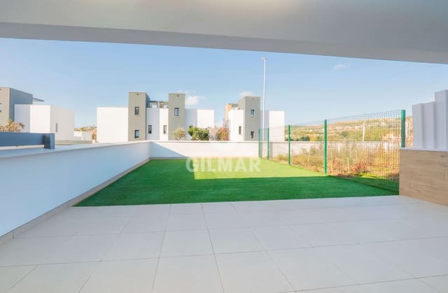 3 sypialnia Dom blizniak na sprzedaż w Nueva Atalaya, Estepona z basenem garażem - 1 050 000 € (Ref: 9709103)