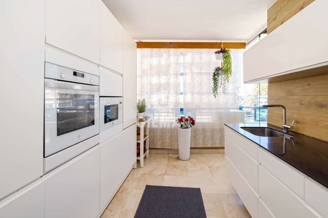 3 sovrum Lägenhet till salu i Playa Bajadilla - Puertos, Marbella med pool - 600 000 € (Ref: 9715681)