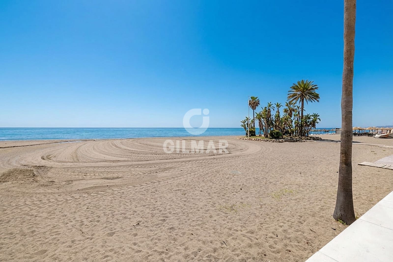 2 bedroom Flat for sale in Estepona - € 625,000 (Ref: 9720730)