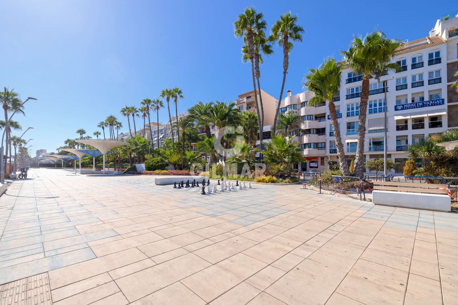 2 bedroom Flat for sale in Estepona - € 625,000 (Ref: 9720730)