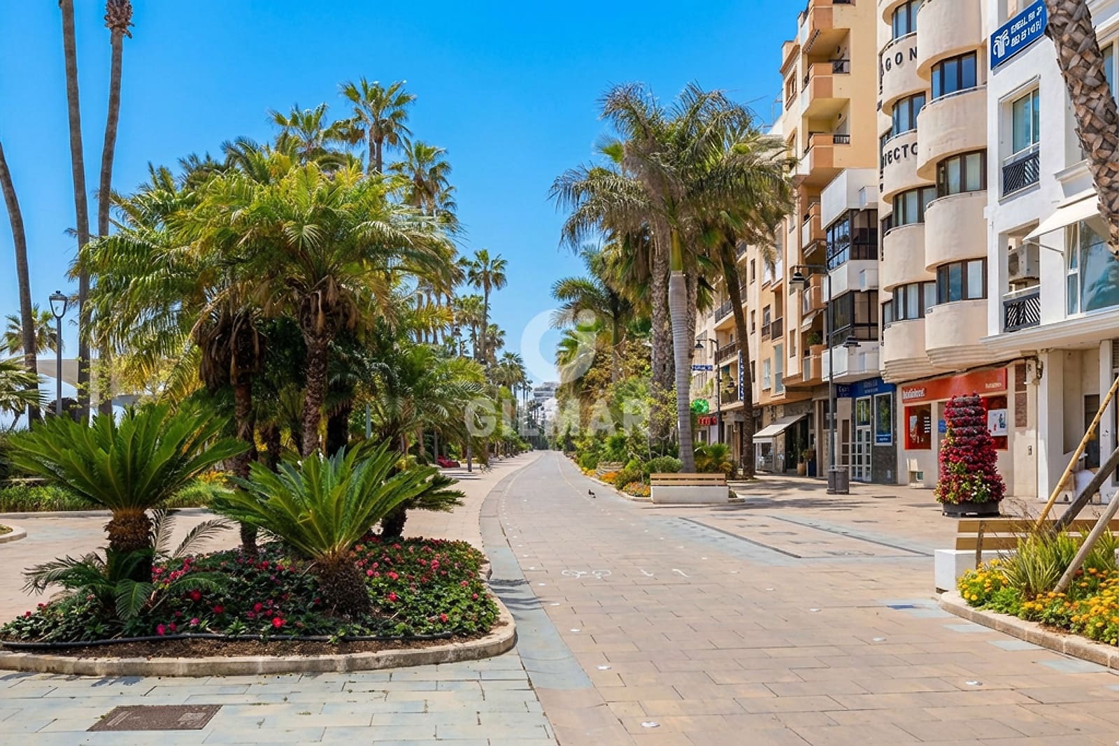 2 bedroom Flat for sale in Estepona - € 625,000 (Ref: 9720730)