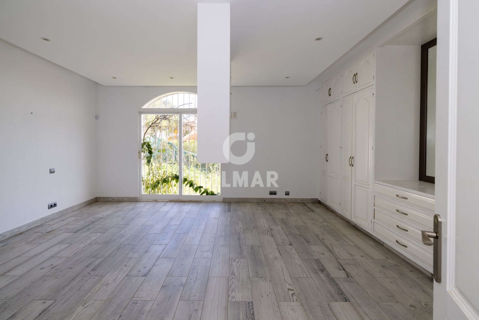 4 sypialnia Willa na sprzedaż w Benahavis z basenem garażem - 1 700 000 € (Ref: 9725018)