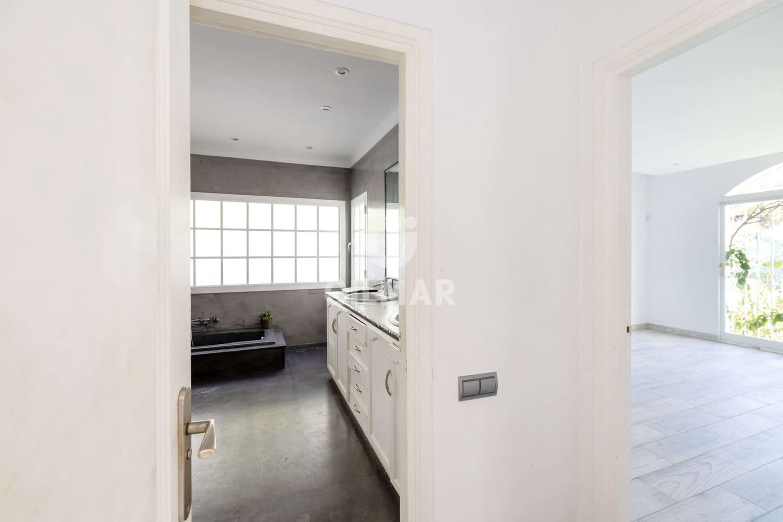 4 sypialnia Willa na sprzedaż w Benahavis z basenem garażem - 1 700 000 € (Ref: 9725018)