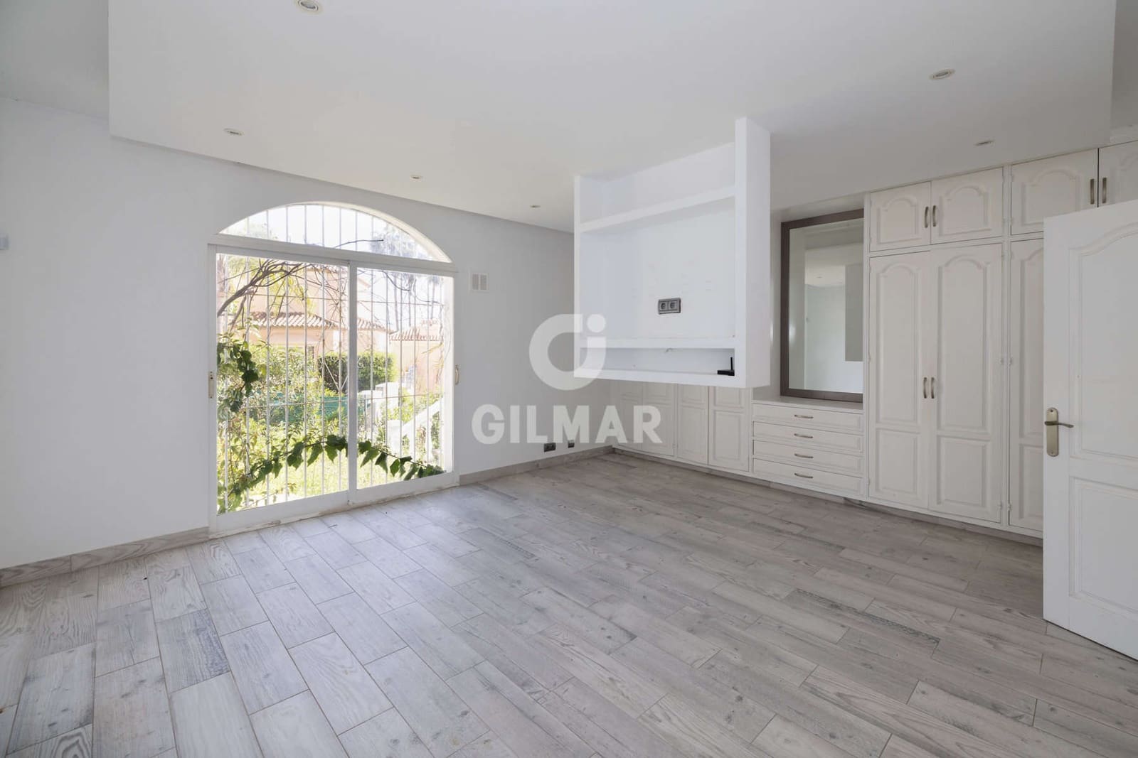 4 sypialnia Willa na sprzedaż w Benahavis z basenem garażem - 1 700 000 € (Ref: 9725018)