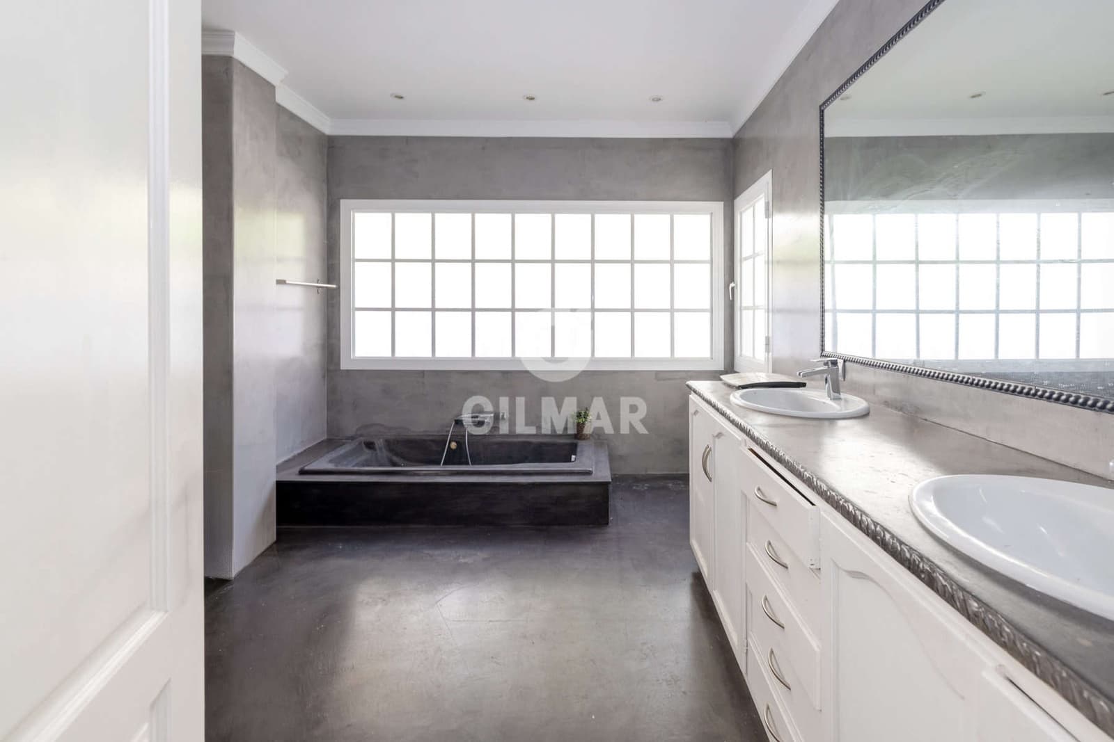 4 sypialnia Willa na sprzedaż w Benahavis z basenem garażem - 1 700 000 € (Ref: 9725018)