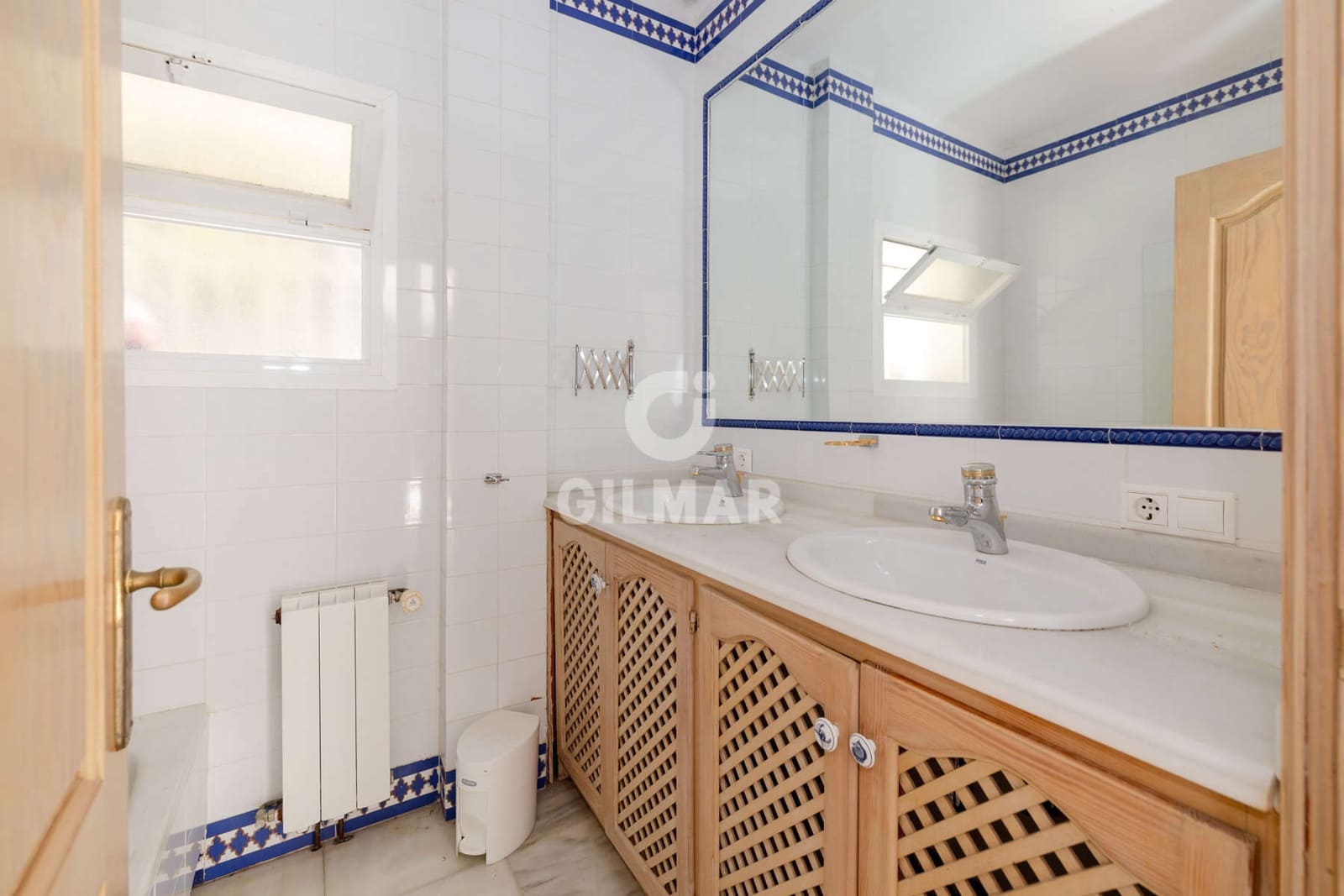 4 sypialnia Willa na sprzedaż w Benahavis z basenem garażem - 1 700 000 € (Ref: 9725018)