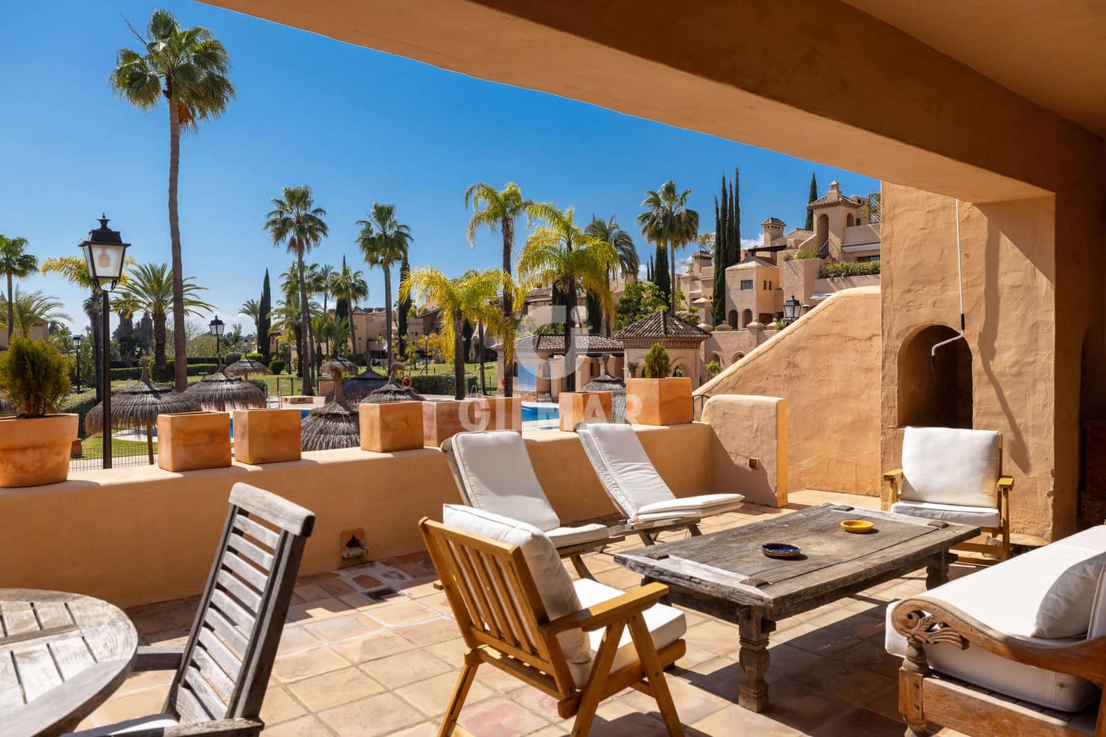 2 sovrum Lägenhet till salu i Estepona med pool garage - 435 000 € (Ref: 9731503)