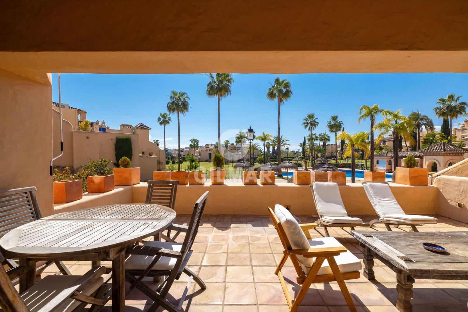 2 sovrum Lägenhet till salu i Estepona med pool garage - 435 000 € (Ref: 9731503)