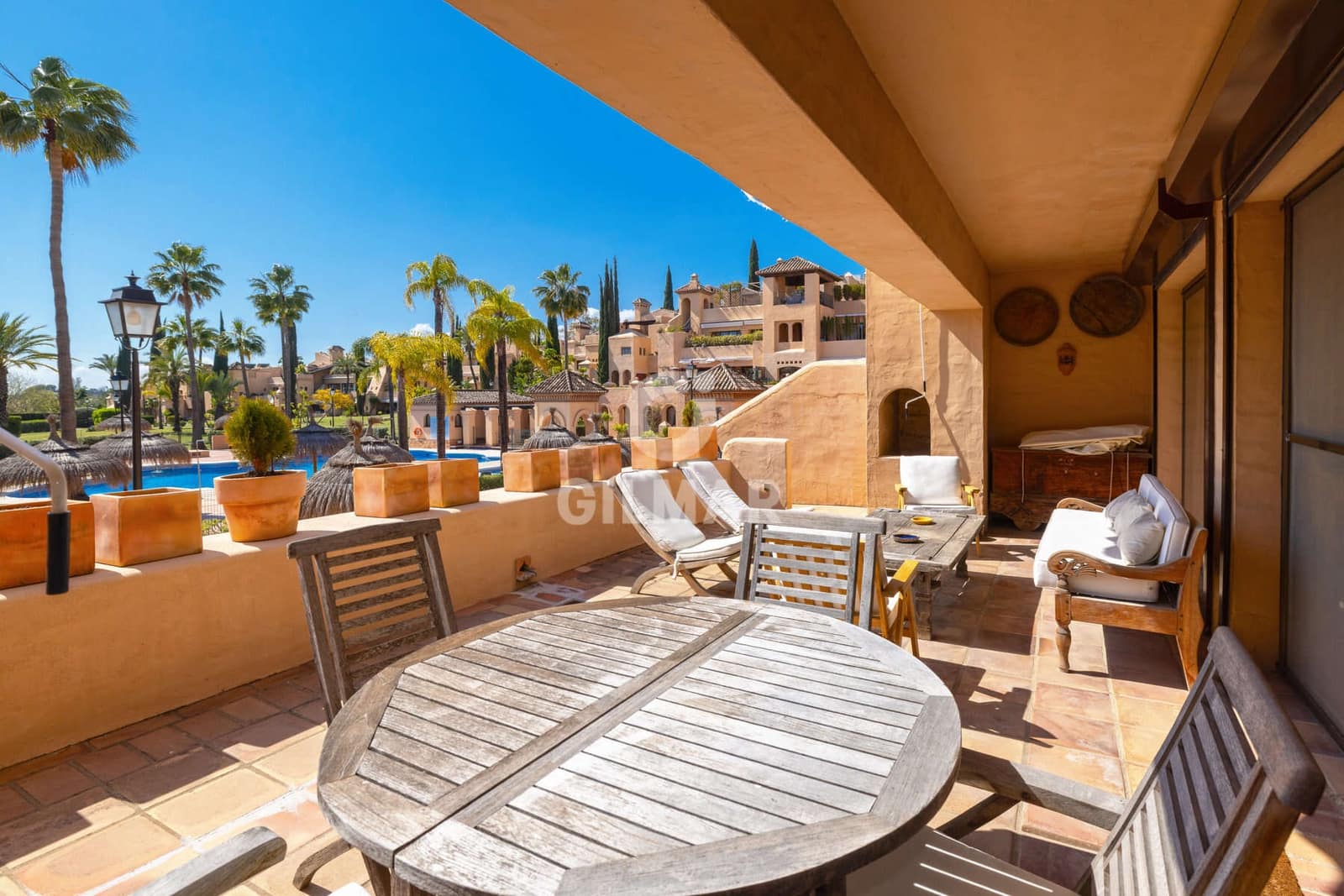 2 sovrum Lägenhet till salu i Estepona med pool garage - 435 000 € (Ref: 9731503)