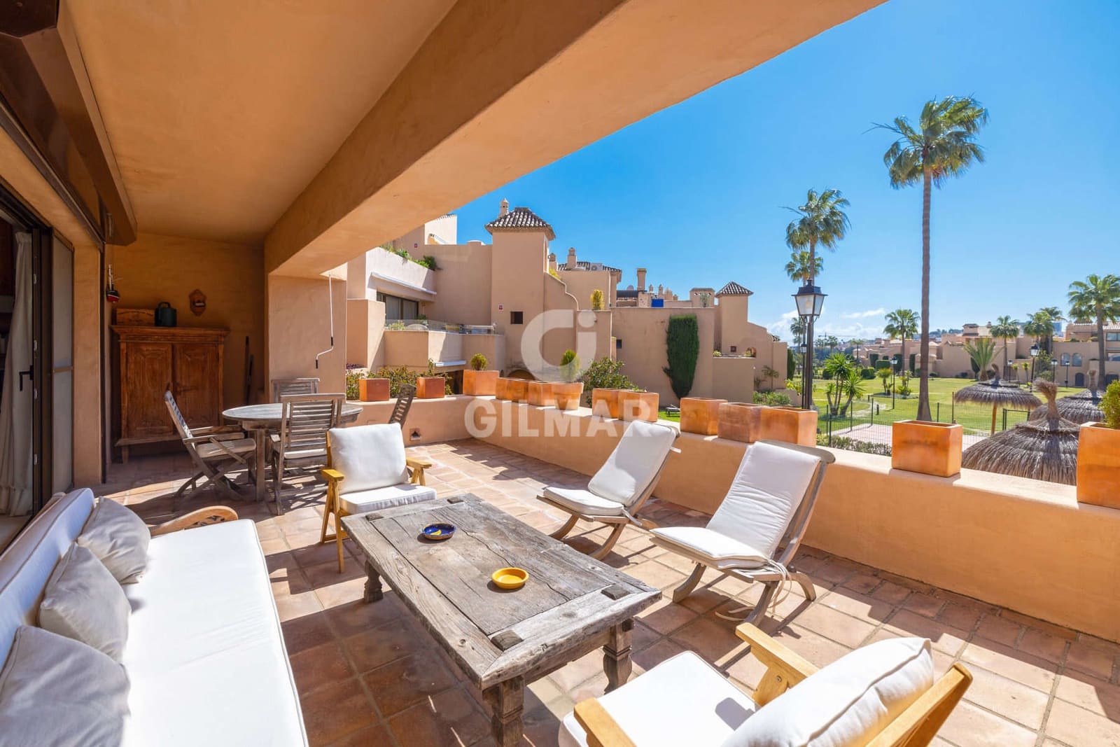 2 sovrum Lägenhet till salu i Estepona med pool garage - 435 000 € (Ref: 9731503)