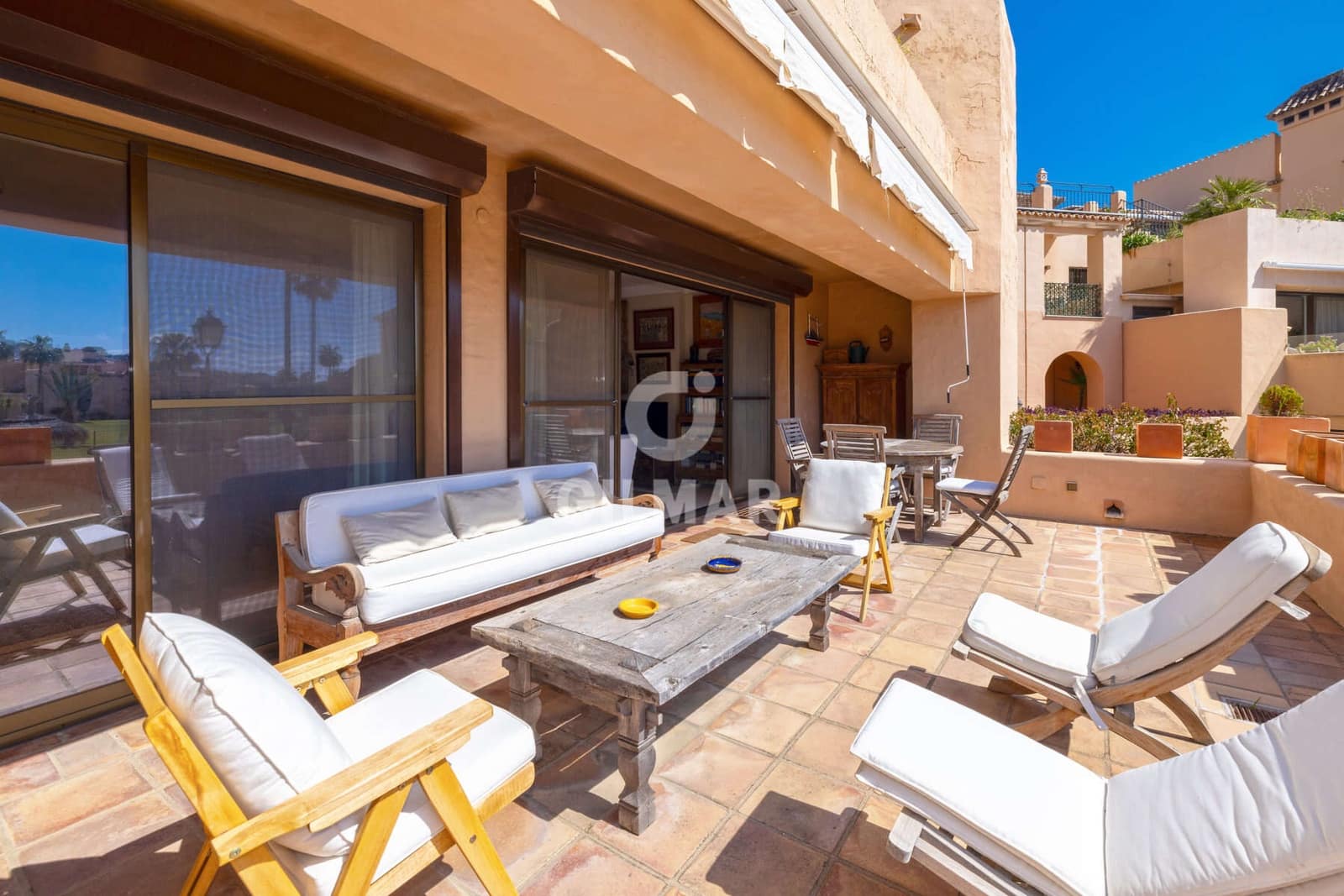 2 sovrum Lägenhet till salu i Estepona med pool garage - 435 000 € (Ref: 9731503)