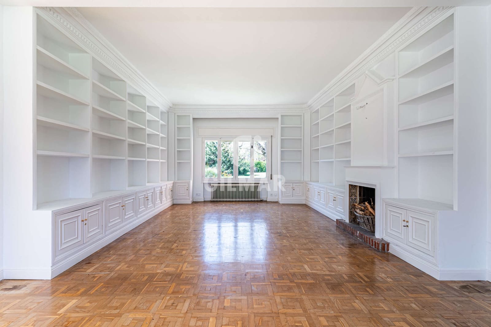 5 bedroom Villa for sale in Villanueva de la Canada with garage - € 1,750,000 (Ref: 9733628)