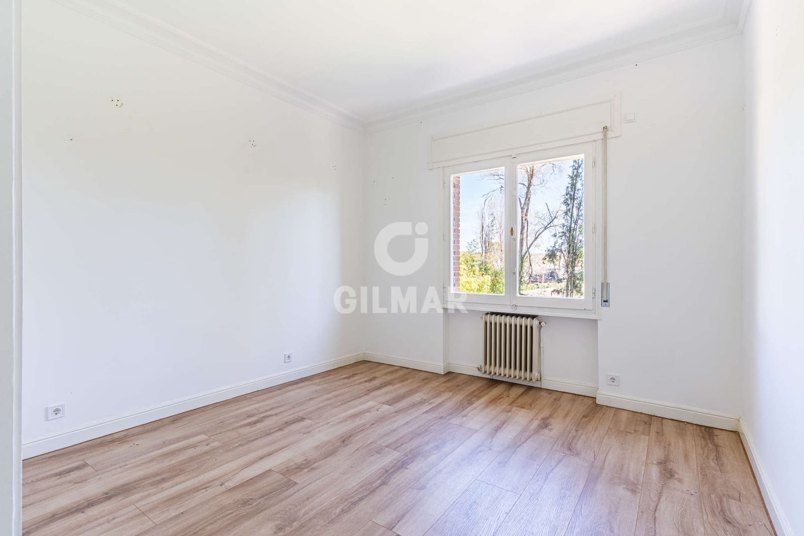 5 bedroom Villa for sale in Villanueva de la Canada with garage - € 1,750,000 (Ref: 9733628)