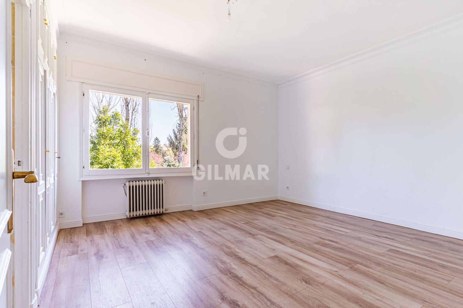 5 bedroom Villa for sale in Villanueva de la Canada with garage - € 1,750,000 (Ref: 9733628)