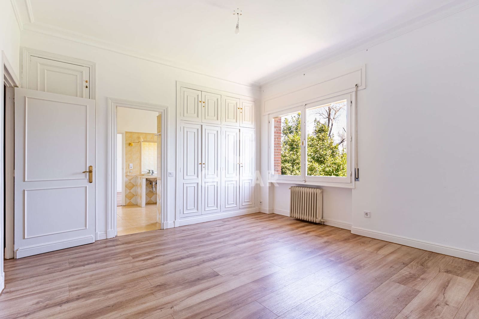 5 bedroom Villa for sale in Villanueva de la Canada with garage - € 1,750,000 (Ref: 9733628)