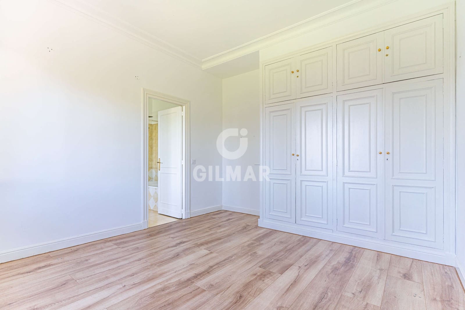 5 bedroom Villa for sale in Villanueva de la Canada with garage - € 1,750,000 (Ref: 9733628)