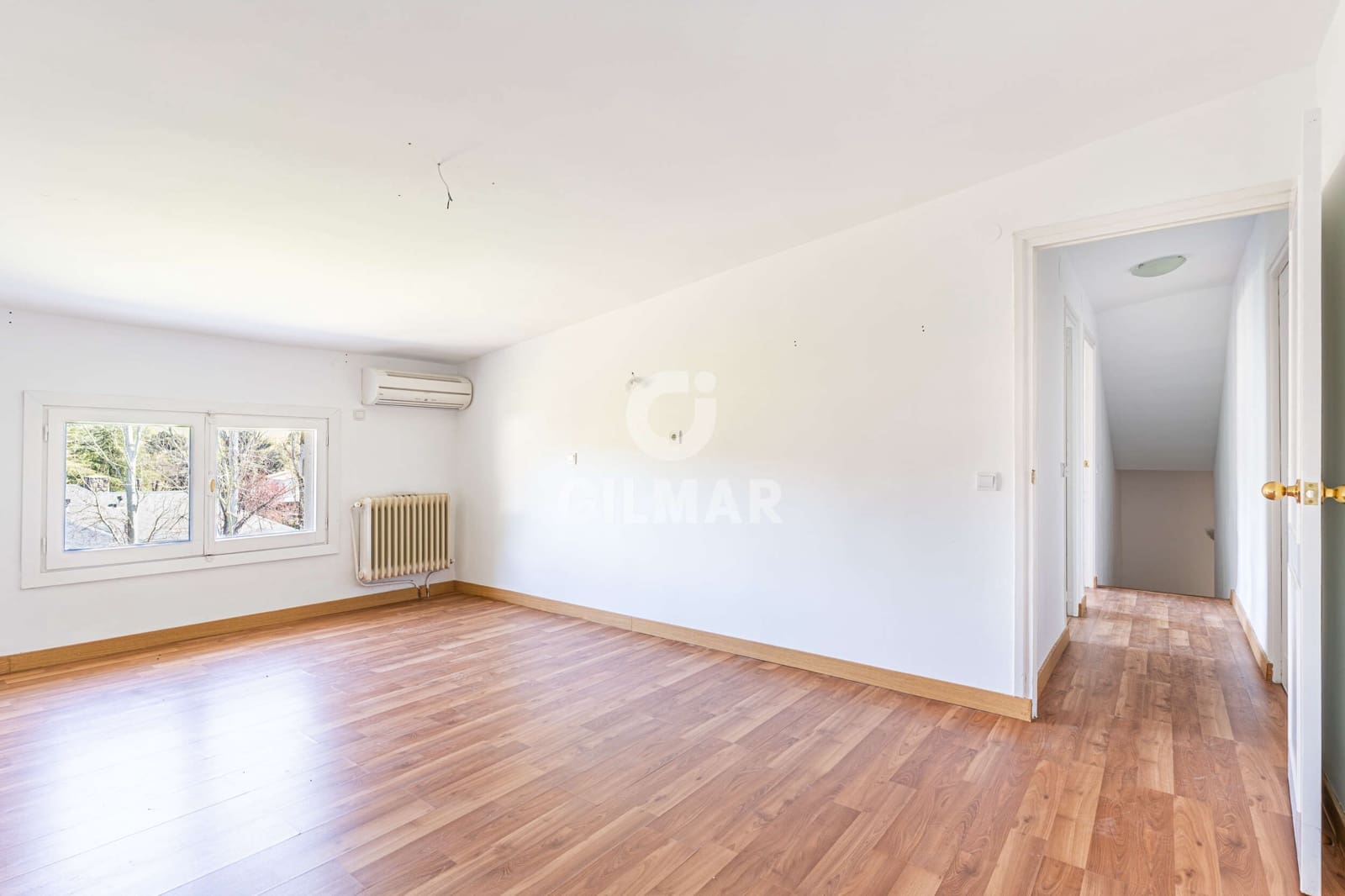 5 bedroom Villa for sale in Villanueva de la Canada with garage - € 1,750,000 (Ref: 9733628)