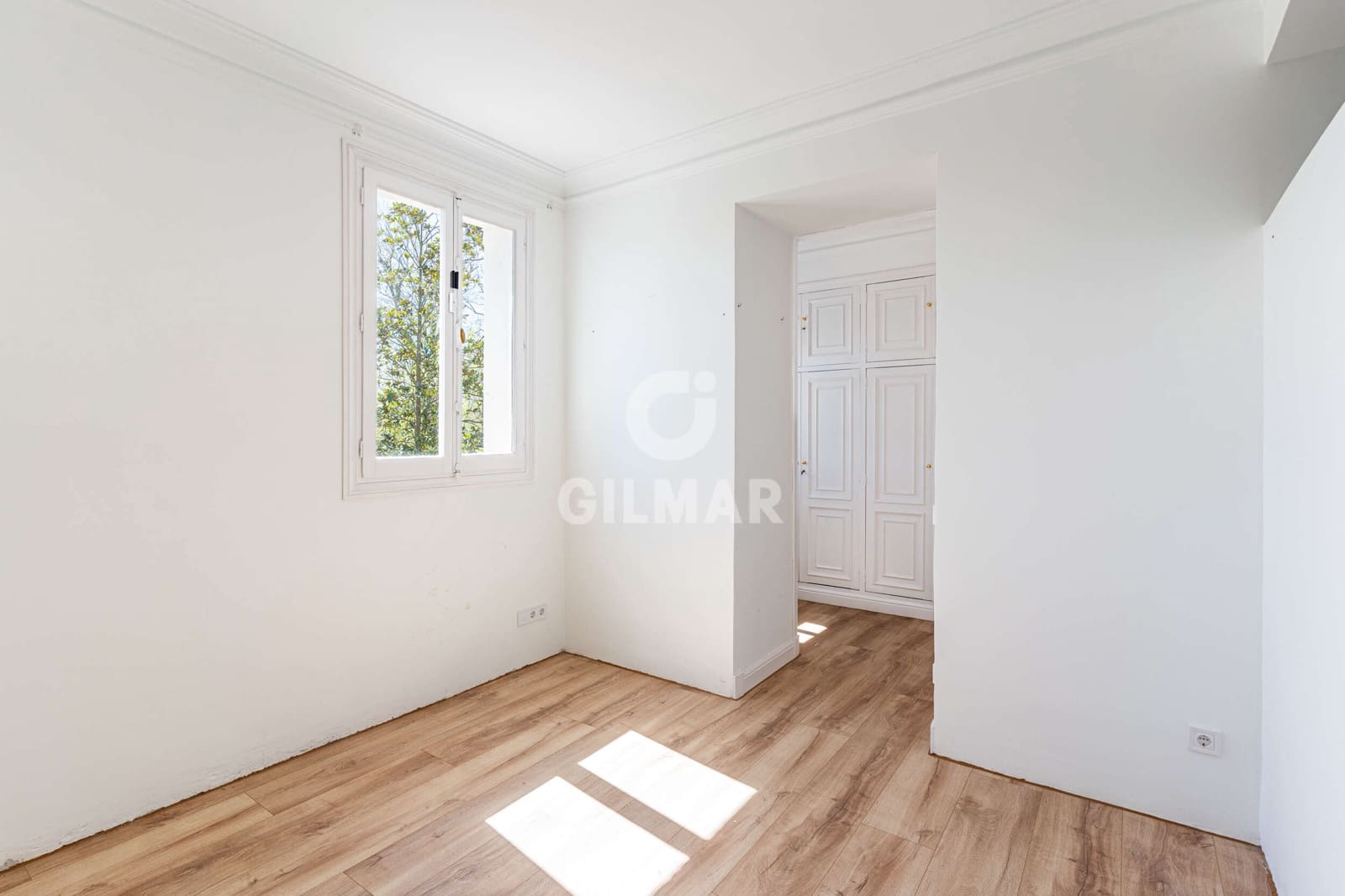 5 bedroom Villa for sale in Villanueva de la Canada with garage - € 1,750,000 (Ref: 9733628)