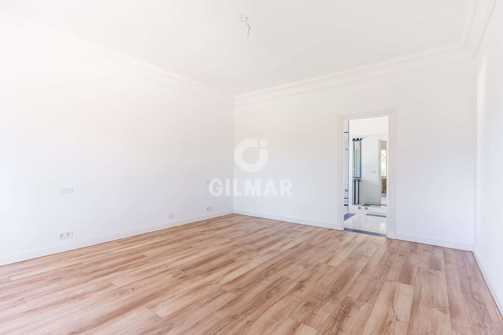 5 bedroom Villa for sale in Villanueva de la Canada with garage - € 1,750,000 (Ref: 9733628)