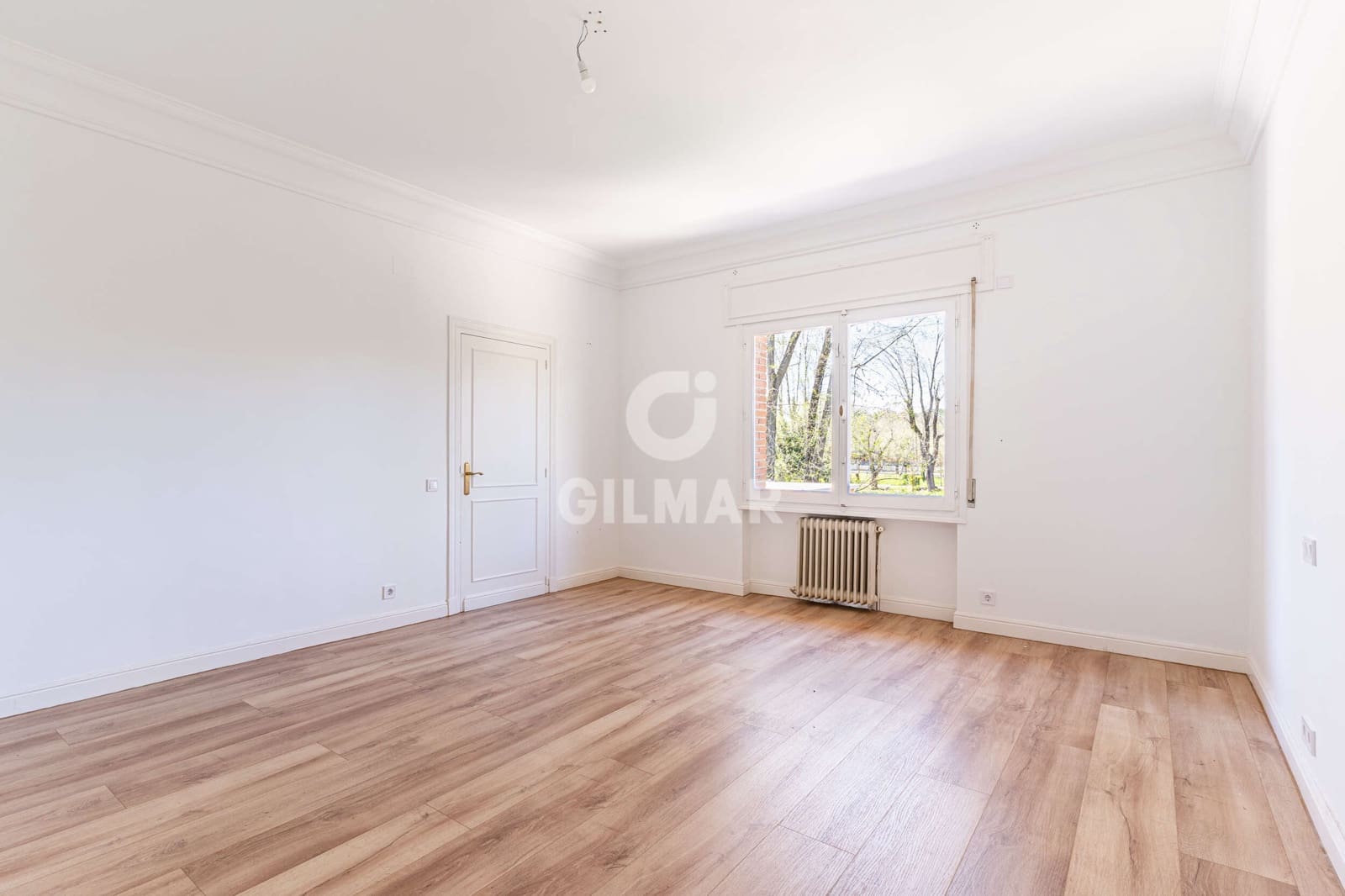 5 bedroom Villa for sale in Villanueva de la Canada with garage - € 1,750,000 (Ref: 9733628)