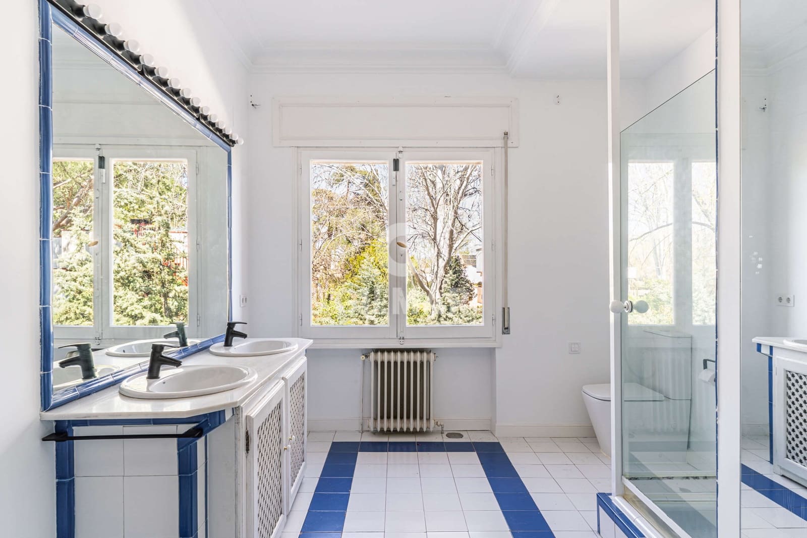 5 bedroom Villa for sale in Villanueva de la Canada with garage - € 1,750,000 (Ref: 9733628)