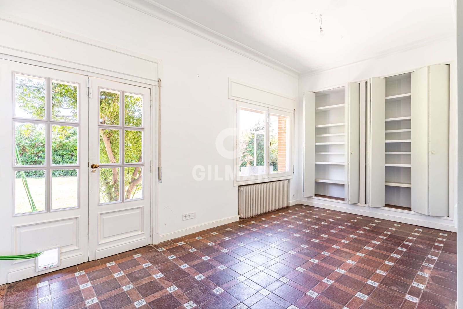 5 bedroom Villa for sale in Villanueva de la Canada with garage - € 1,750,000 (Ref: 9733628)