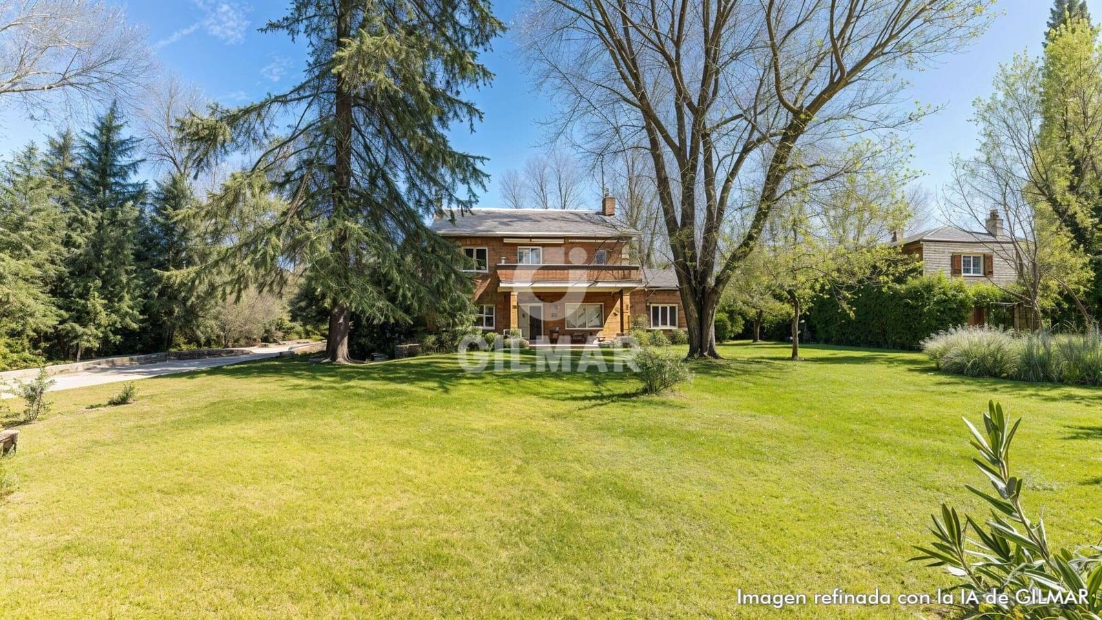 5 bedroom Villa for sale in Villanueva de la Canada with garage - € 1,750,000 (Ref: 9733628)