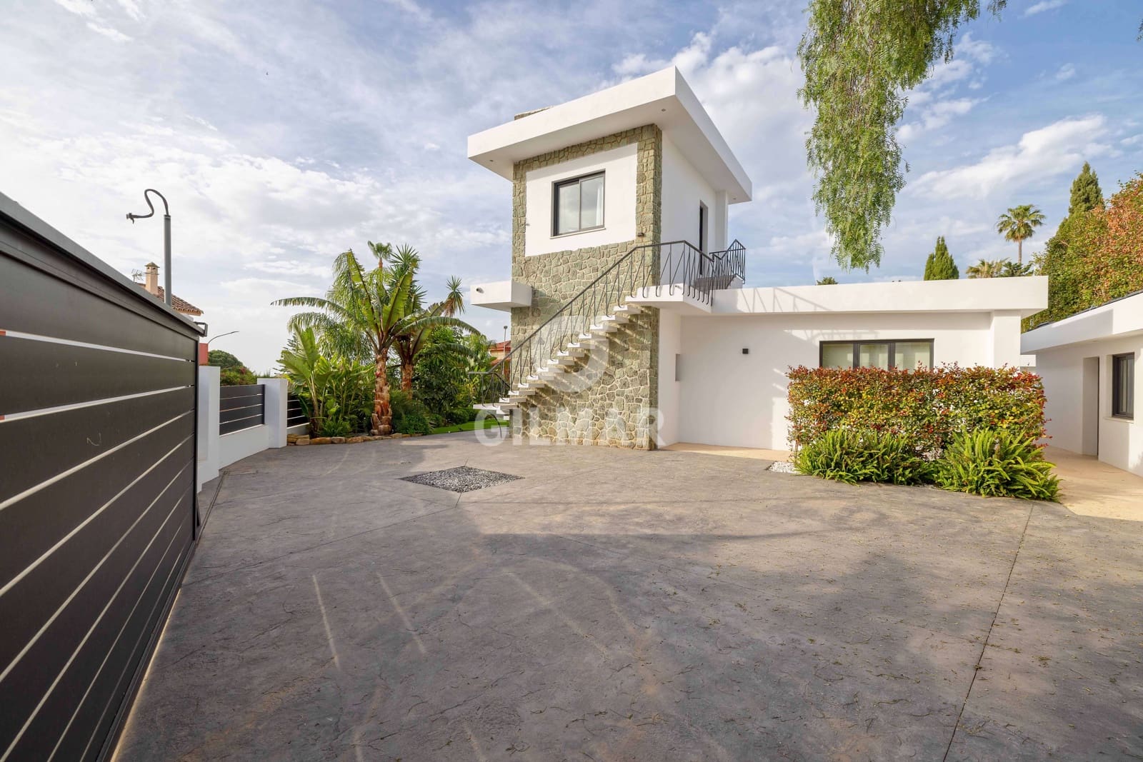 6 bedroom Villa for sale in Benalmadena Costa with pool garage - € 2,250,000 (Ref: 9734061)