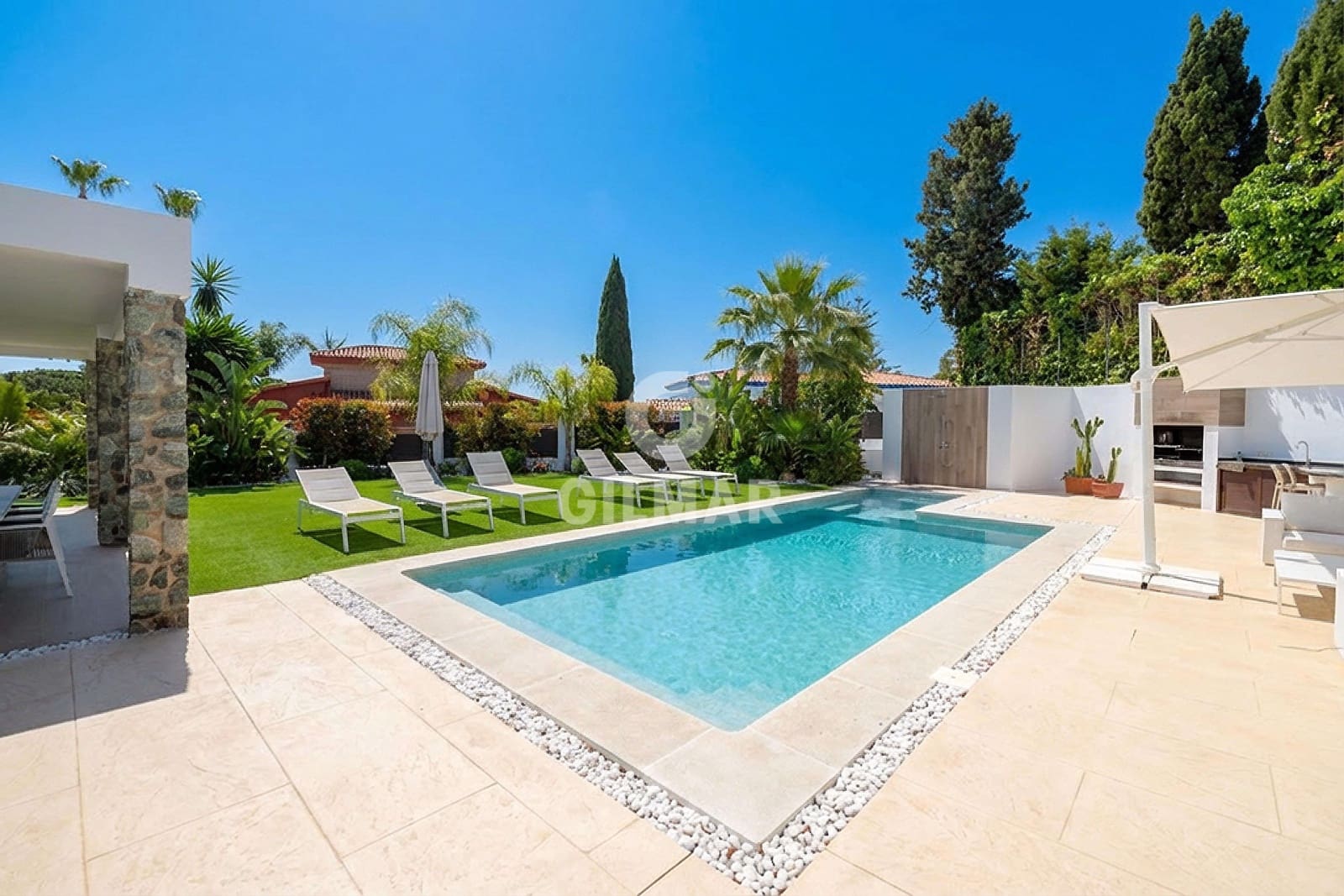 6 bedroom Villa for sale in Benalmadena Costa with pool garage - € 2,250,000 (Ref: 9734061)