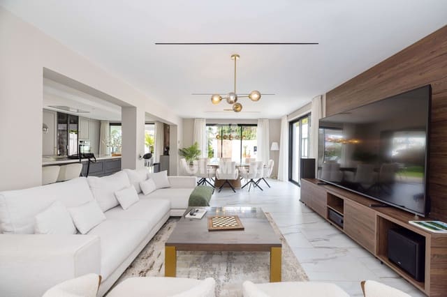 Chalet de 6 habitaciones en Benalmadena Costa, Benalmádena en venta con piscina garaje - 2.250.000 € (Ref: 9734061)