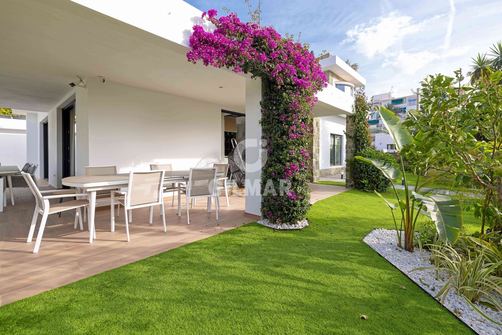 6 bedroom Villa for sale in Benalmadena Costa with pool garage - € 2,250,000 (Ref: 9734061)