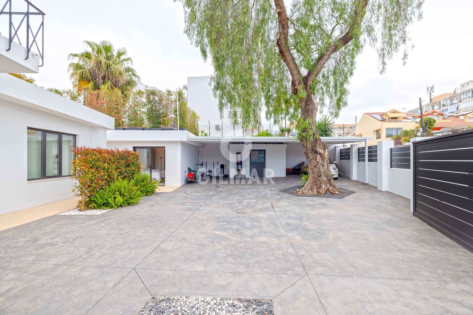 6 bedroom Villa for sale in Benalmadena Costa with pool garage - € 2,250,000 (Ref: 9734061)