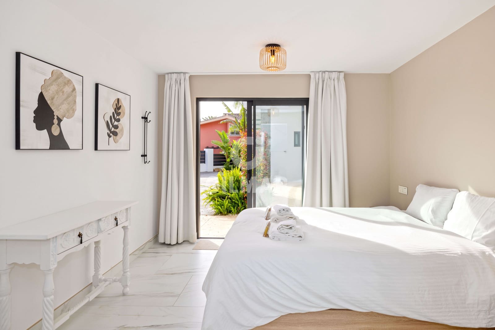 6 bedroom Villa for sale in Benalmadena Costa with pool garage - € 2,250,000 (Ref: 9734061)