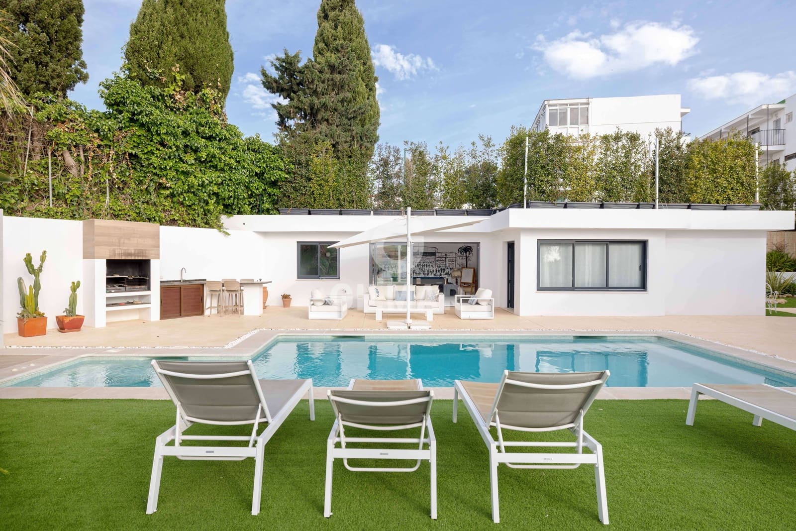 6 bedroom Villa for sale in Benalmadena Costa with pool garage - € 2,250,000 (Ref: 9734061)