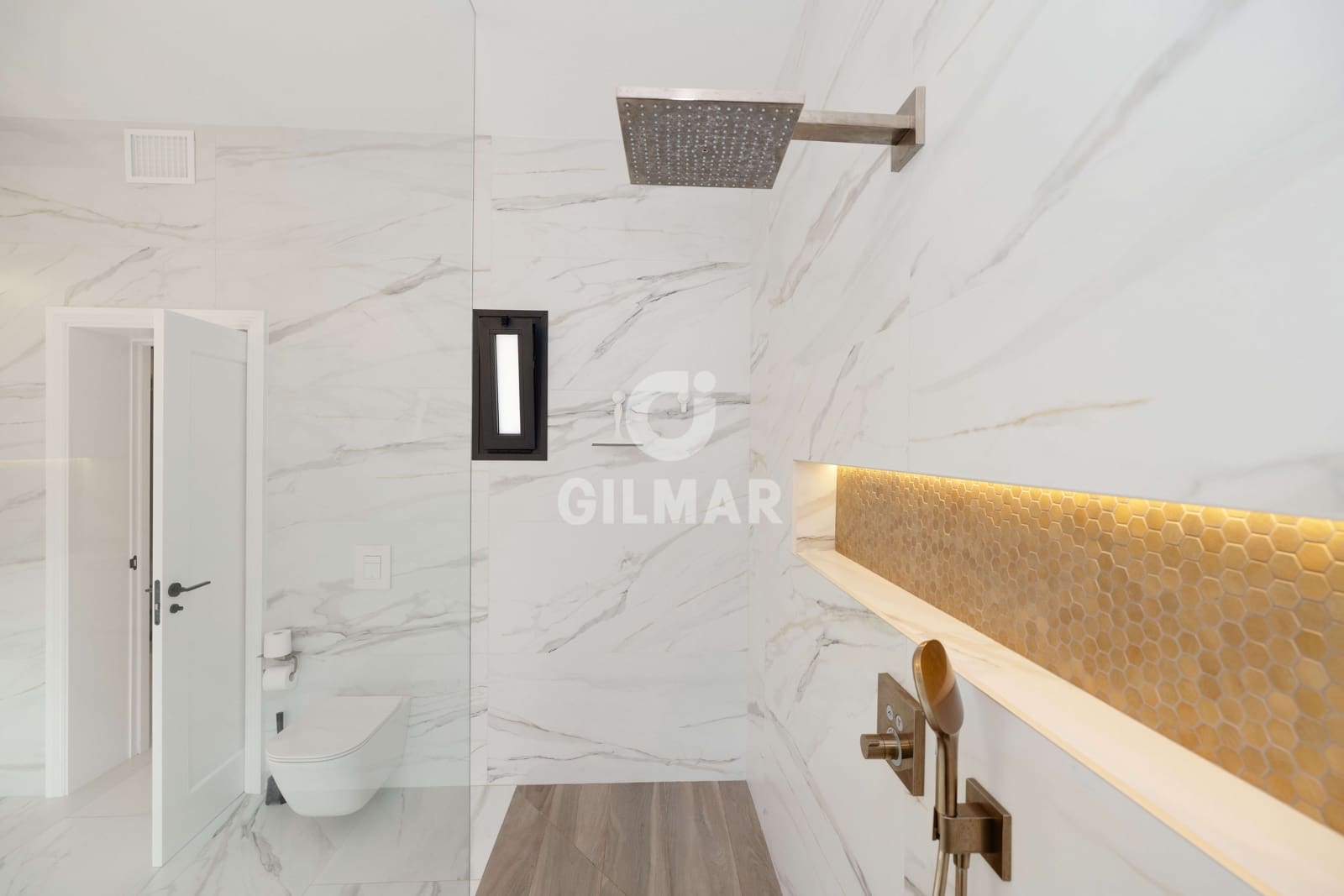 6 bedroom Villa for sale in Benalmadena Costa with pool garage - € 2,250,000 (Ref: 9734061)