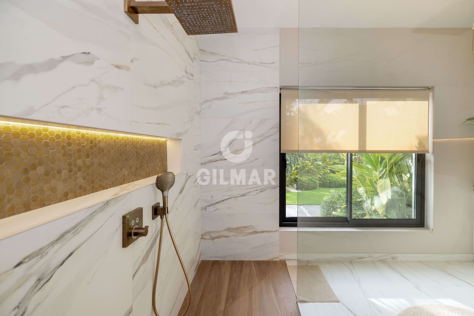 6 bedroom Villa for sale in Benalmadena Costa with pool garage - € 2,250,000 (Ref: 9734061)