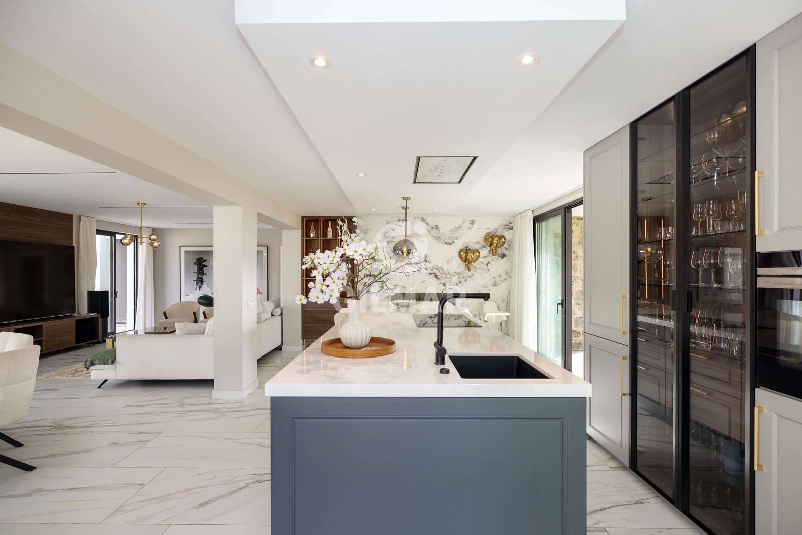 6 bedroom Villa for sale in Benalmadena Costa with pool garage - € 2,250,000 (Ref: 9734061)