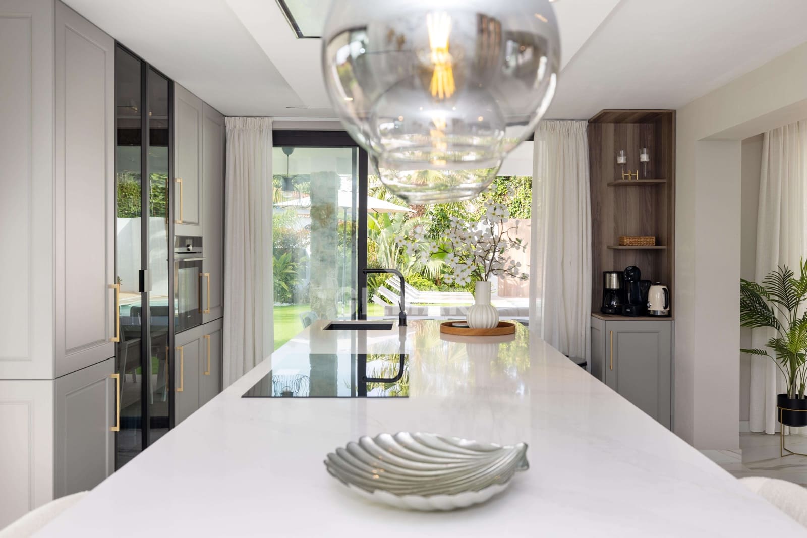 6 bedroom Villa for sale in Benalmadena Costa with pool garage - € 2,250,000 (Ref: 9734061)