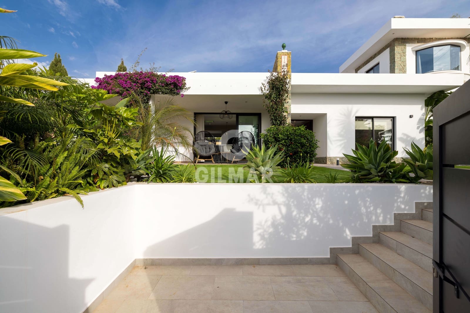 6 bedroom Villa for sale in Benalmadena Costa with pool garage - € 2,250,000 (Ref: 9734061)