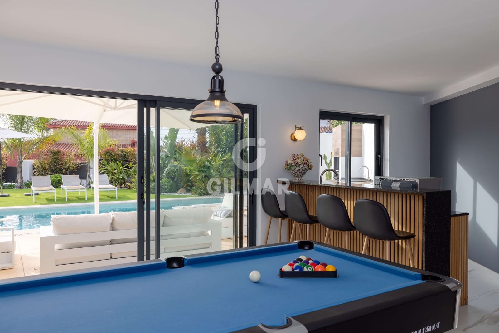 6 bedroom Villa for sale in Benalmadena Costa with pool garage - € 2,250,000 (Ref: 9734061)
