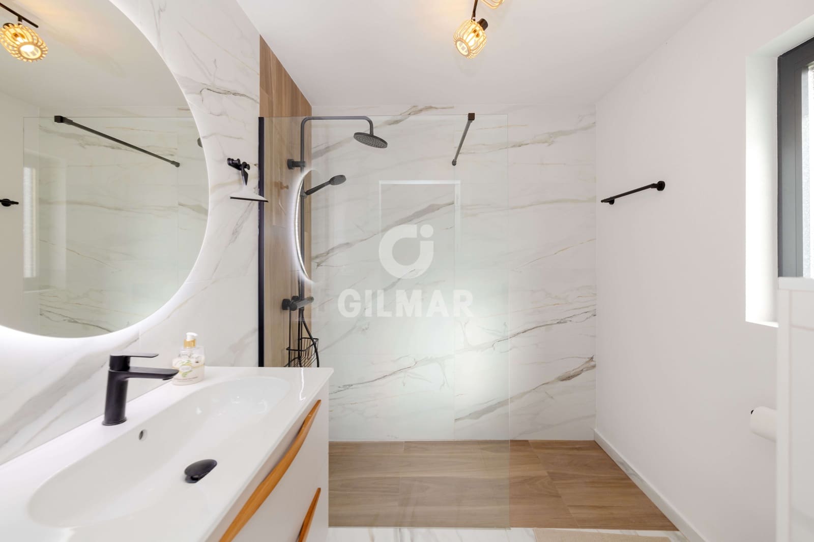 6 bedroom Villa for sale in Benalmadena Costa with pool garage - € 2,250,000 (Ref: 9734061)