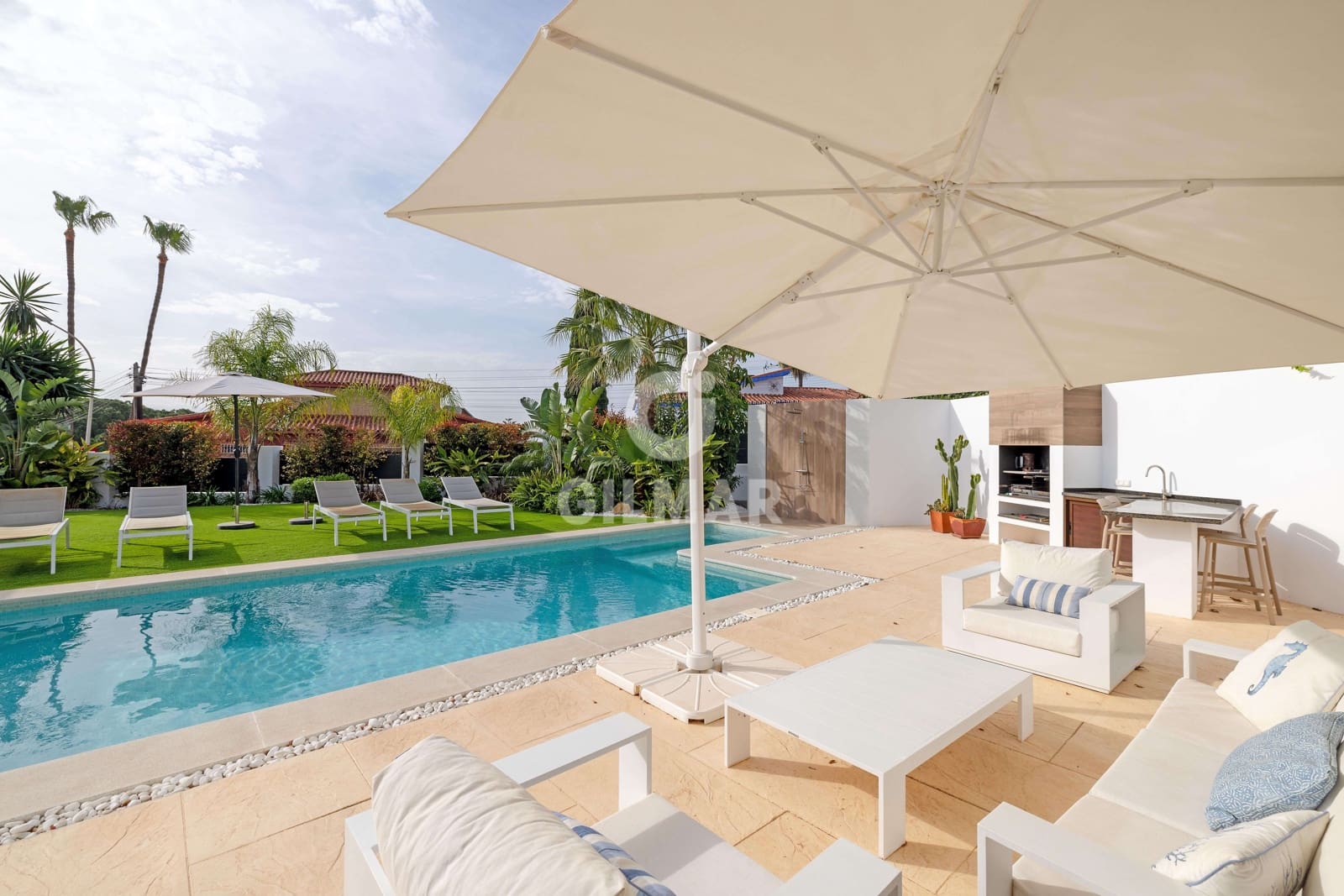6 bedroom Villa for sale in Benalmadena Costa with pool garage - € 2,250,000 (Ref: 9734061)