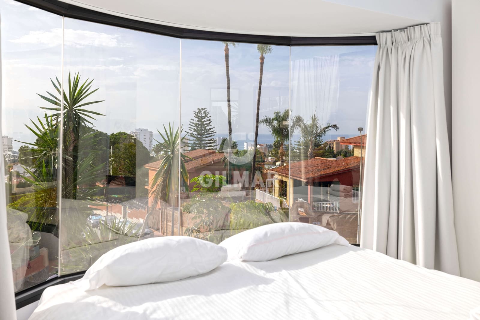 6 bedroom Villa for sale in Benalmadena Costa with pool garage - € 2,250,000 (Ref: 9734061)