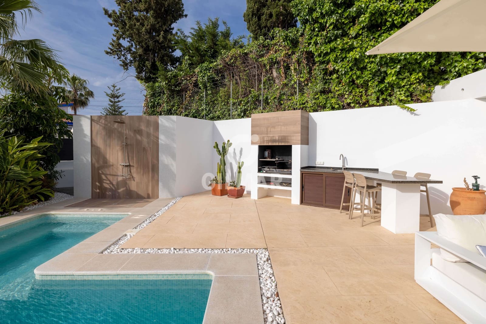 6 bedroom Villa for sale in Benalmadena Costa with pool garage - € 2,250,000 (Ref: 9734061)