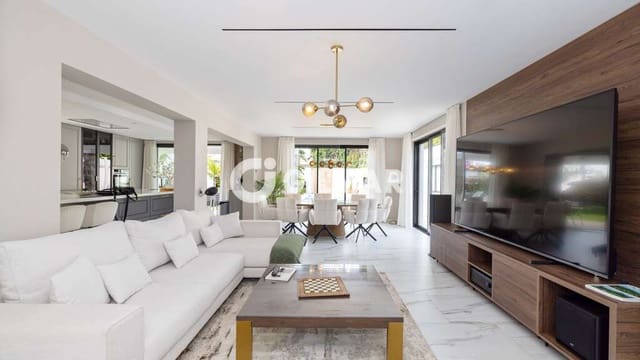 6 sypialnia Willa na sprzedaż w Benalmadena Costa, Benalmádena z basenem garażem - 2 250 000 € (Ref: 9734061)