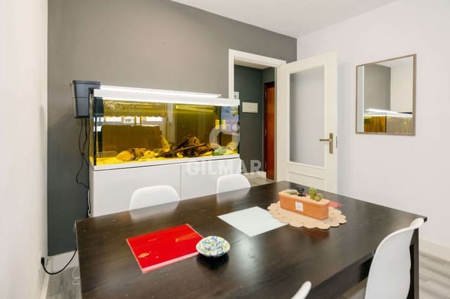 Piso de 2 habitaciones en Puerto de Estepona, Estepona en venta con piscina garaje - 345.000 € (Ref: 9734062)