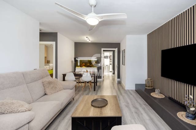 Piso de 2 habitaciones en Puerto de Estepona, Estepona en venta con piscina garaje - 345.000 € (Ref: 9734062)