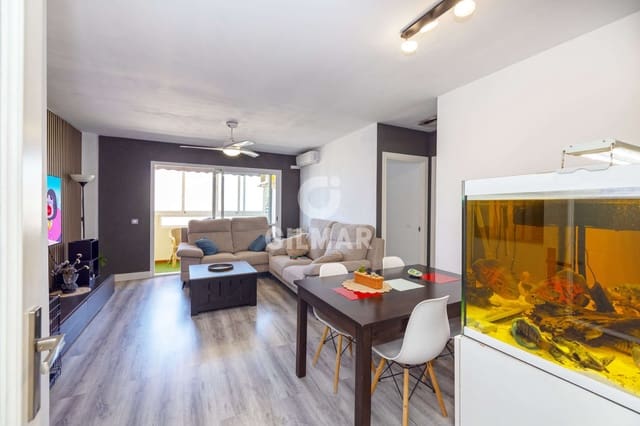 Piso de 2 habitaciones en Puerto de Estepona, Estepona en venta con piscina garaje - 345.000 € (Ref: 9734062)