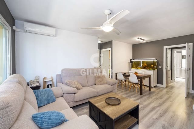 Piso de 2 habitaciones en Puerto de Estepona, Estepona en venta con piscina garaje - 345.000 € (Ref: 9734062)