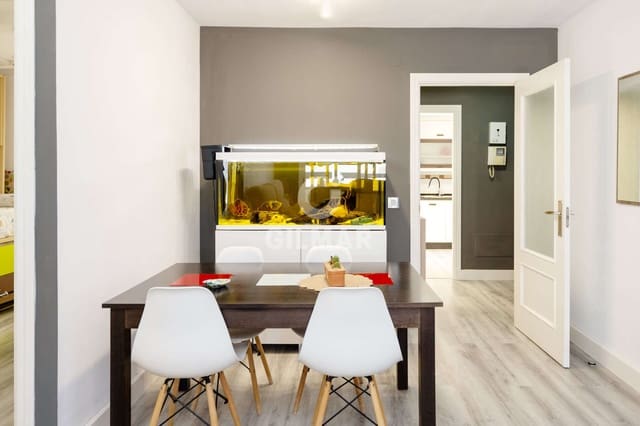 Piso de 2 habitaciones en Puerto de Estepona, Estepona en venta con piscina garaje - 345.000 € (Ref: 9734062)